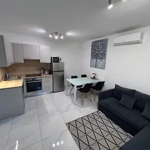 https://ivaana.primorje-gorskikotar.com