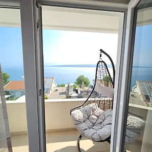 https://apartments-dora-vantacici.primorje-gorskikotar.com